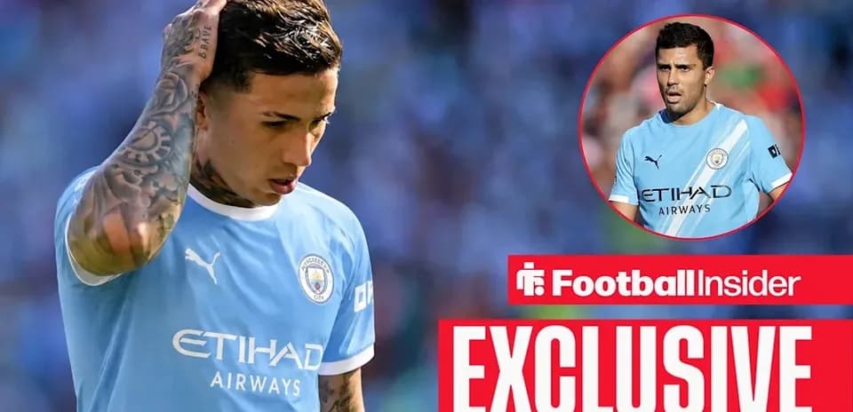 Player in Manchester City kit during match action