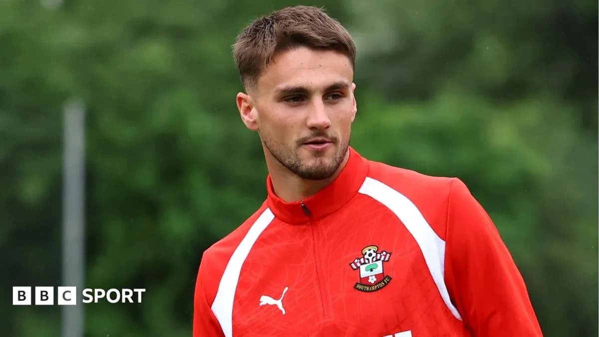 Player in Southampton FC training kit during session