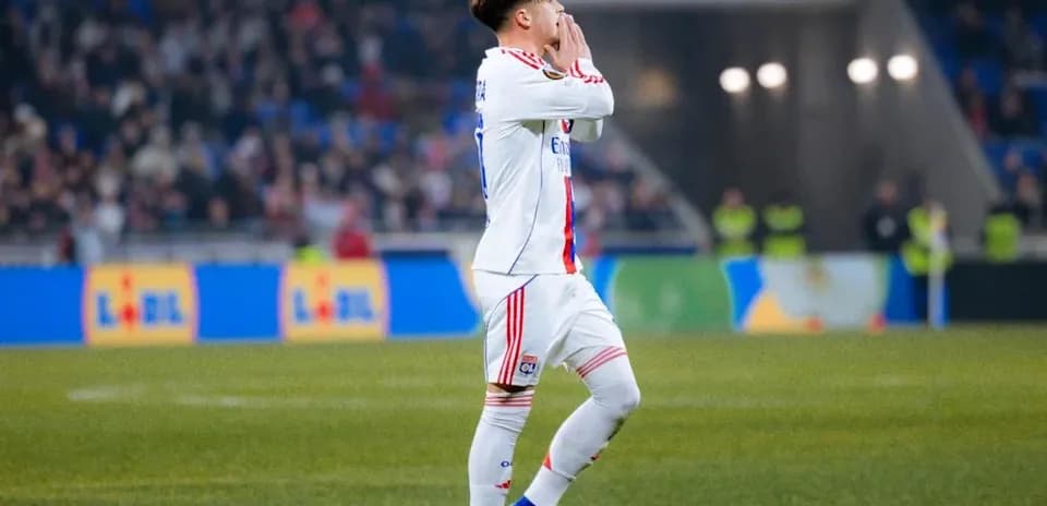 Player signaling during a football match on field