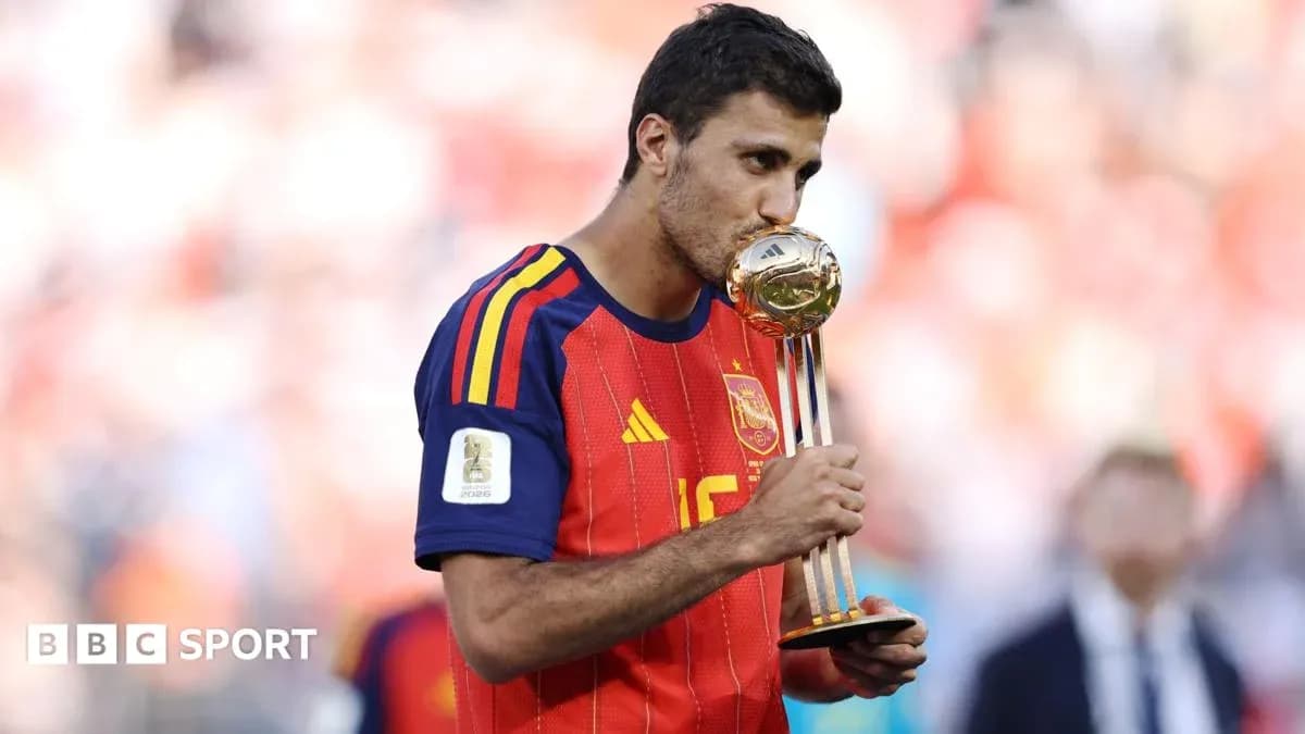 Player kissing trophy after winning the tournament