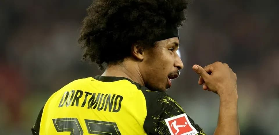 Player in Dortmund jersey gesturing during match