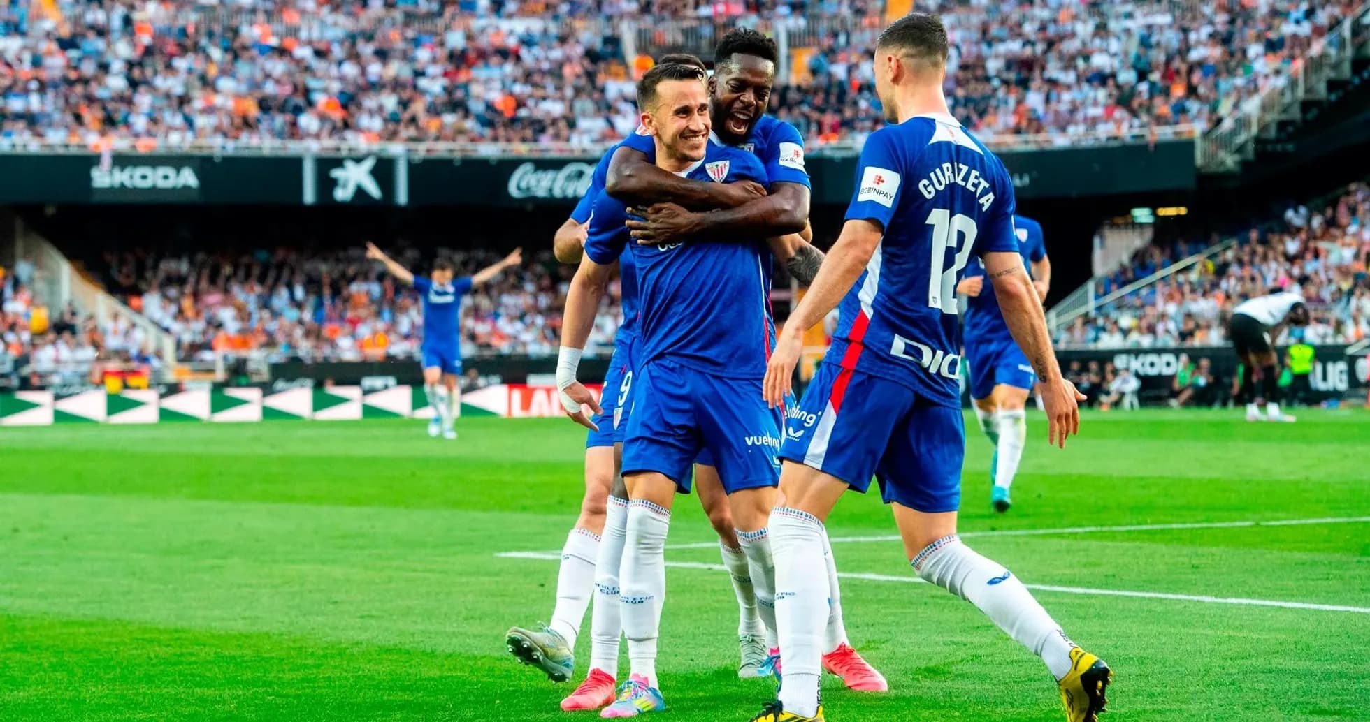 Athletic Club players celebrating a goal