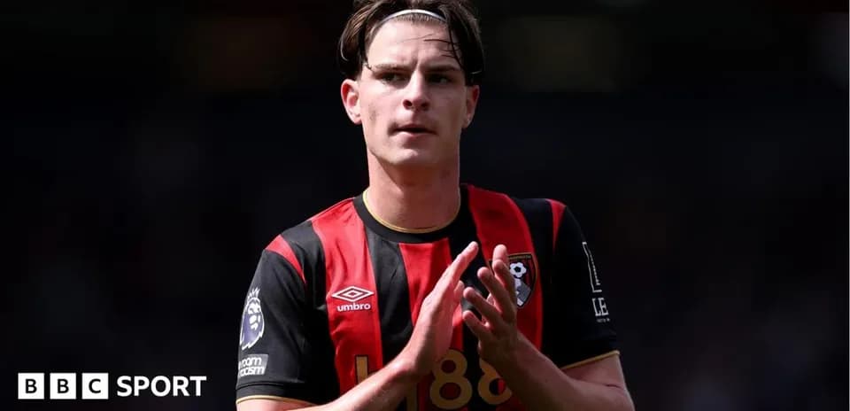 Bournemouth player clapping to fans after match