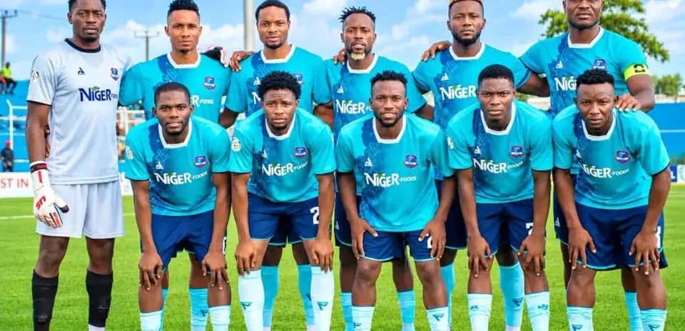 Warri Wolves team photo before match