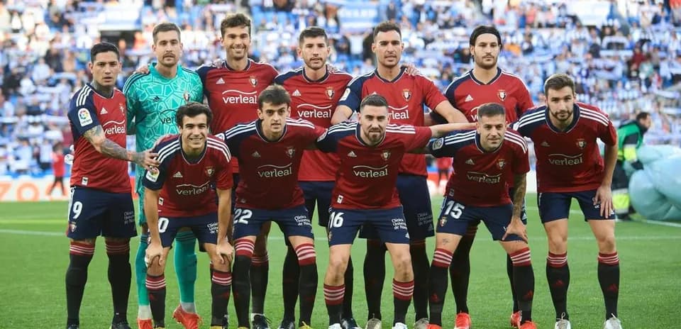 Osasuna team photo before La Liga match