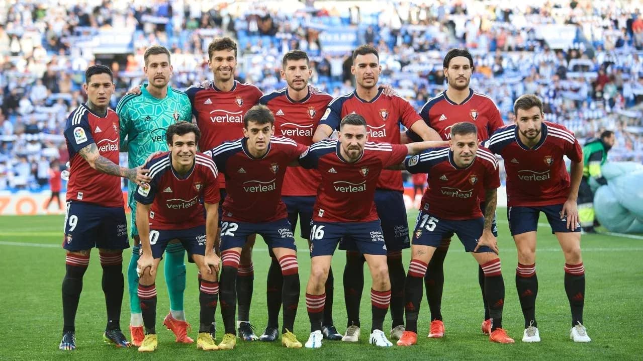 Osasuna team photo before La Liga match