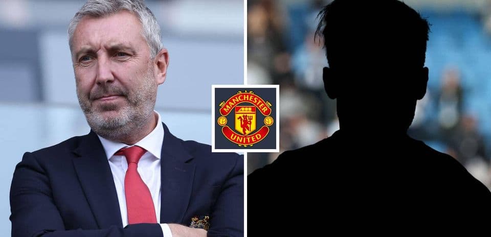 Coach and silhouette of player with Manchester United logo