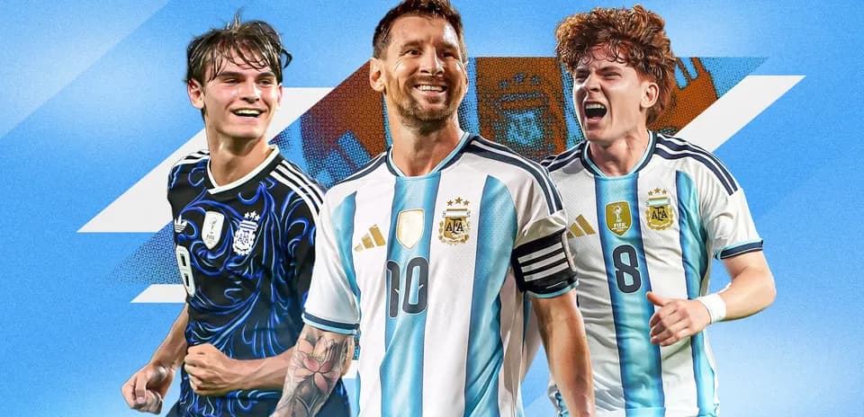Three Argentine players in national team jerseys