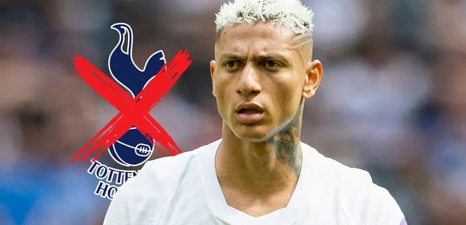 Player with bleached hair in front of logo