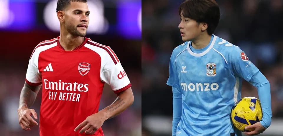 Arsenal and Coventry players during match