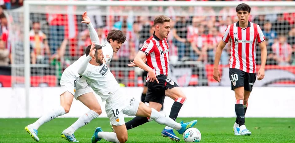 Athletic Club player in action against Valencia