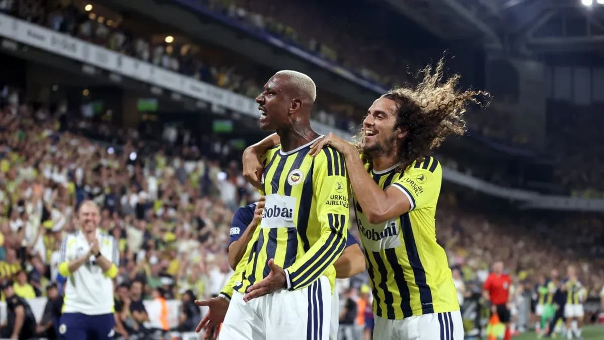 Fenerbahçe players celebrating a goal