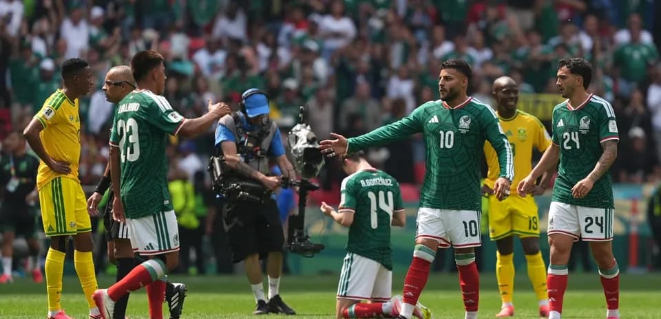 Mexico players celebrating during World Cup match