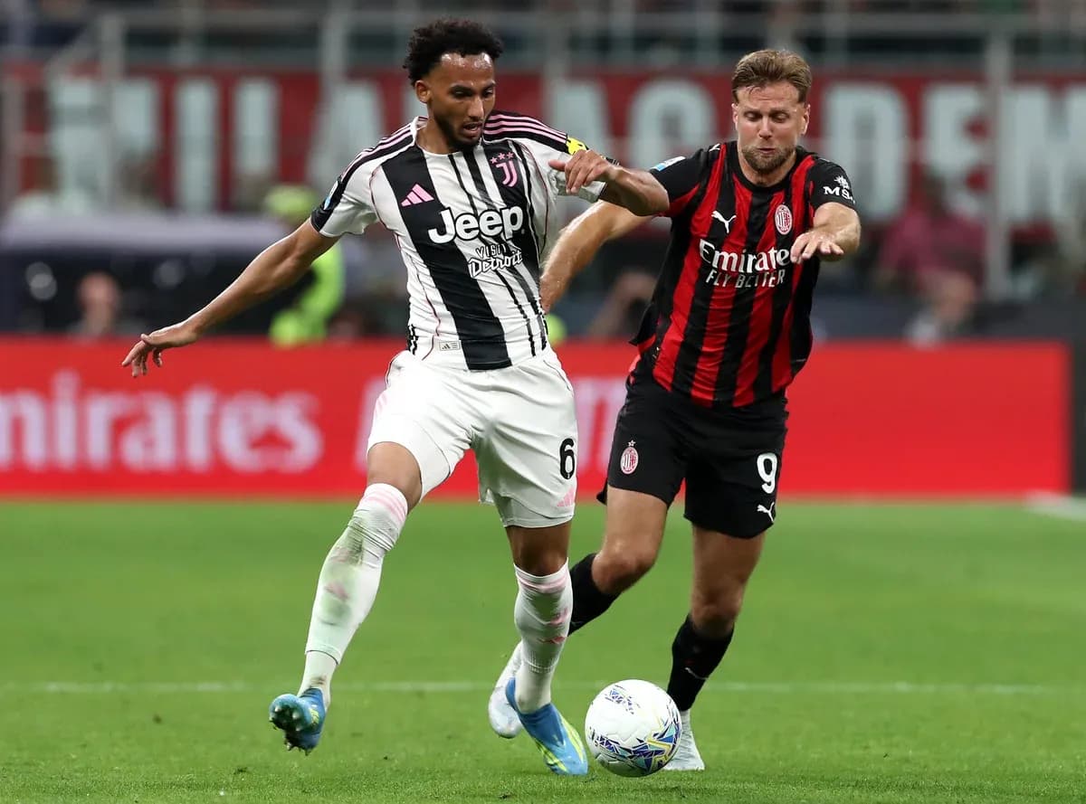 Juventus player challenges AC Milan opponent