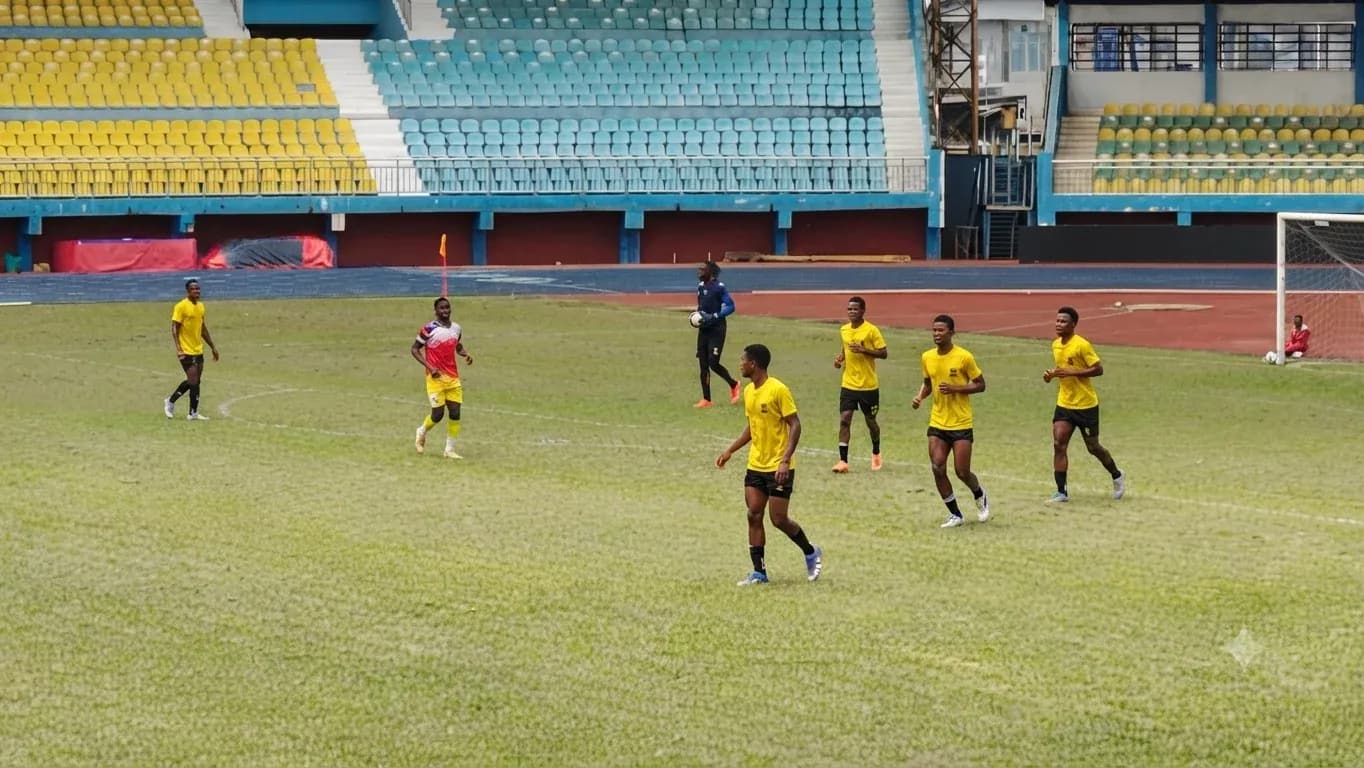 Warri Wolves players training on the field