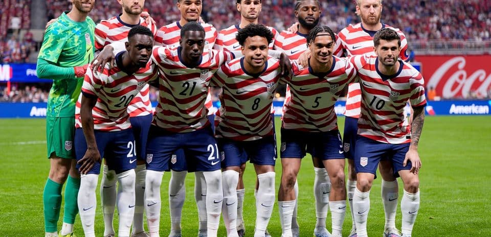 USA national team posing before the match