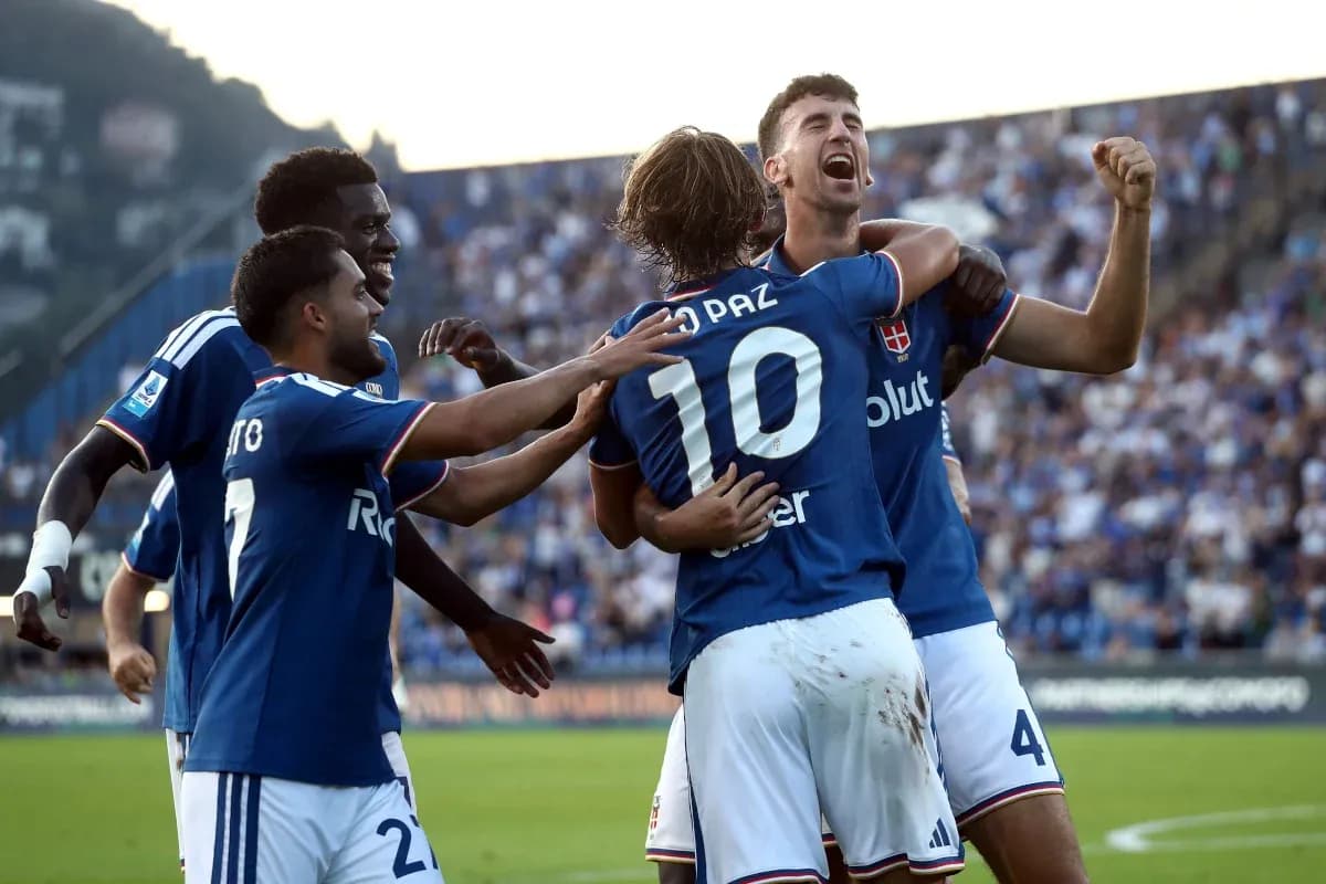 Players celebrating a goal during Como match