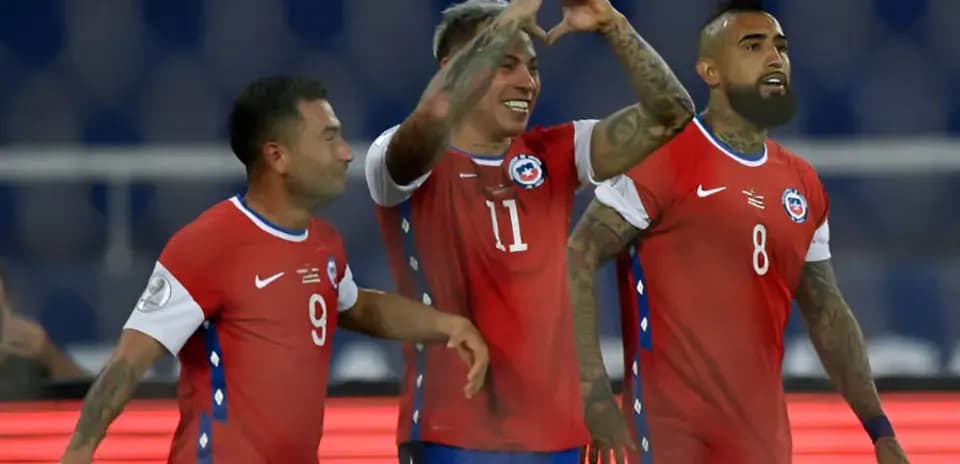 Top 10 Greatest Chilean Footballers Ranked by Achievements and Impact