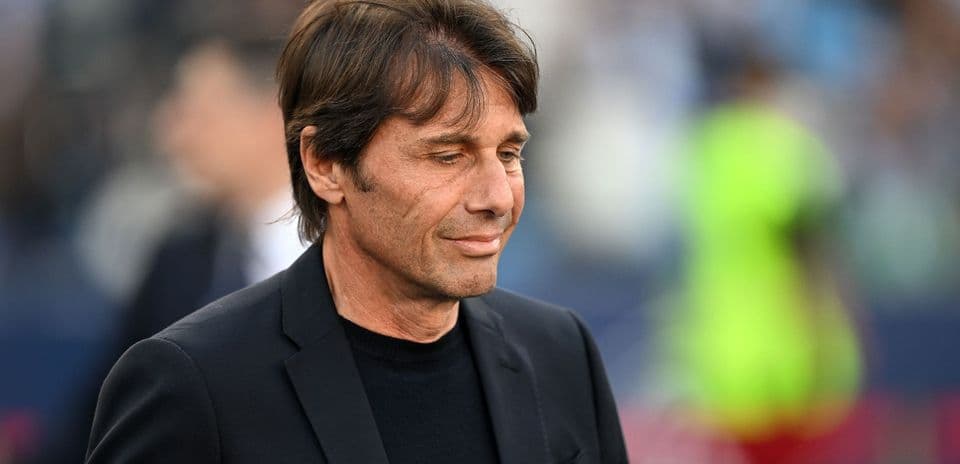 Manchester United Eye Antonio Conte Return as Potential Replacement for Michael Carrick