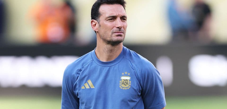 Argentina Players Urge Lionel Scaloni to Extend Contract Ahead of Messi's Farewell