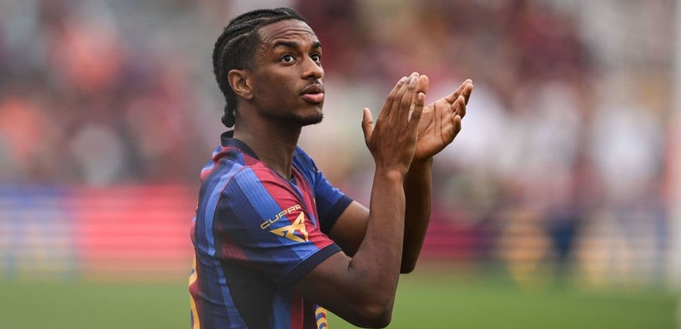 Alejandro Balde to Leave Barcelona as Manchester United Opens Transfer Talks