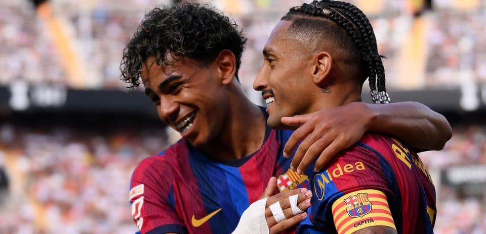 Barcelona Crush Valencia 5-0 as Raphinha Matches Messi’s Record and Yamal Scores Twice