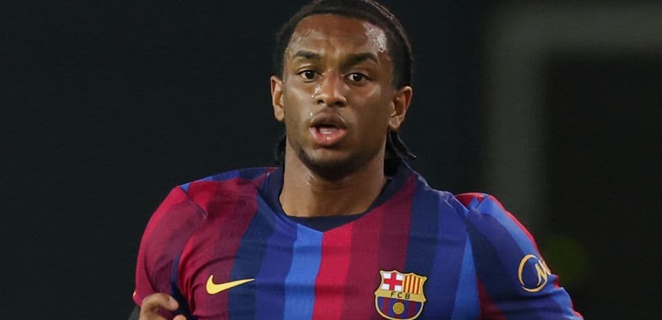 Manchester United Make Last-Minute Bid for Barcelona's Alejandro Balde