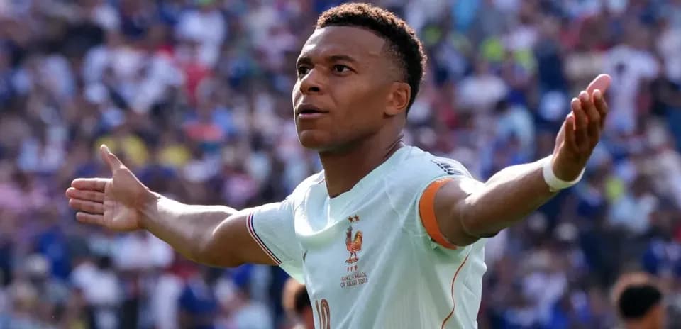 Kylian Mbappe’s Speed Compared to Fastest NFL Players and World Cup Rivals