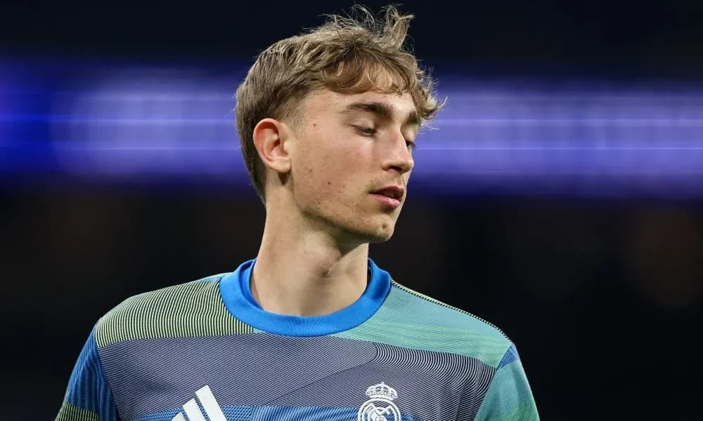 Goalkeeper wearing Real Madrid jersey during match Goalkeeper wearing Real Madrid jersey during match