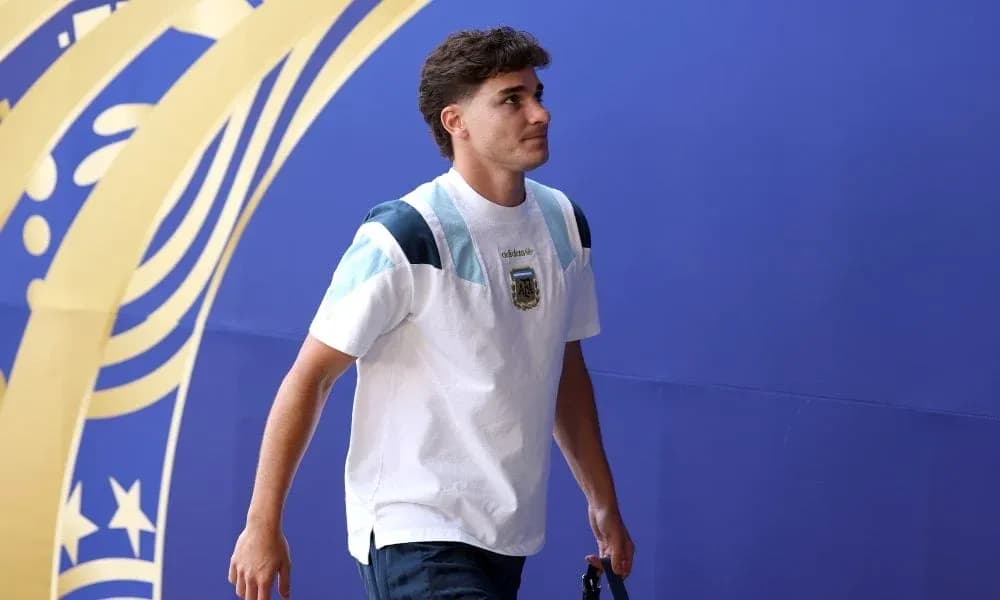 Player walking into venue wearing Argentina jersey Player walking into venue wearing Argentina jersey
