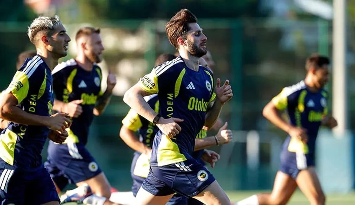 Fenerbahçe players training before UEFA match Fenerbahçe players training before UEFA match