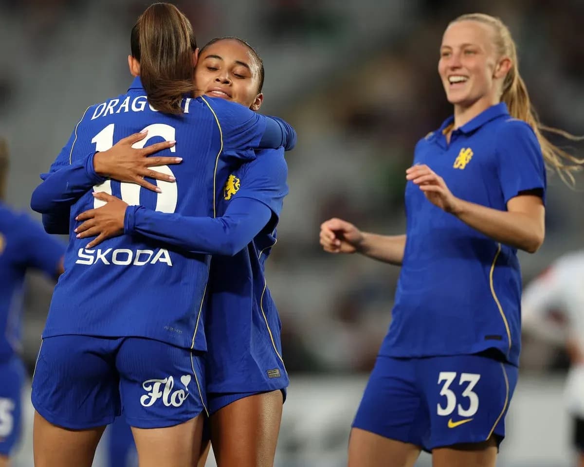 Chelsea W players celebrating a goal Chelsea W players celebrating a goal
