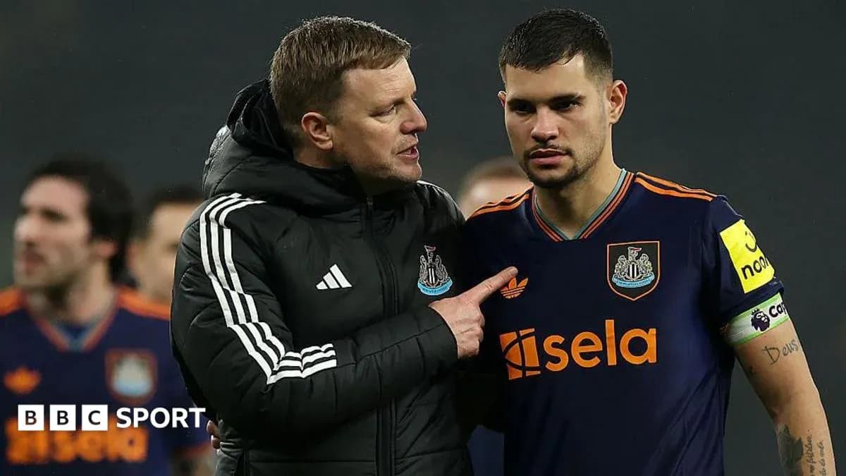 Manager speaking to player after match Manager speaking to player after match