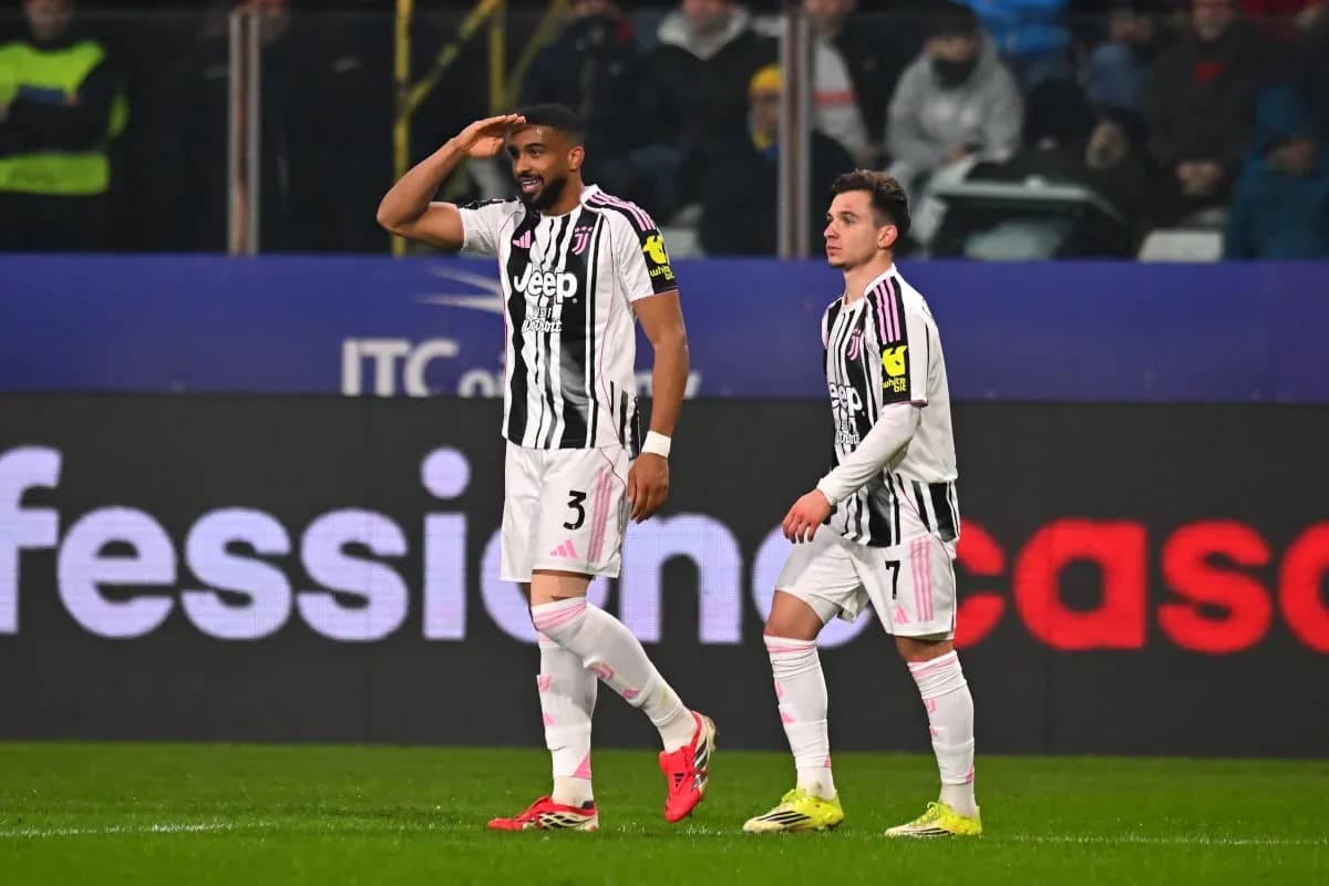 Juventus players celebrating during the match Juventus players celebrating during the match