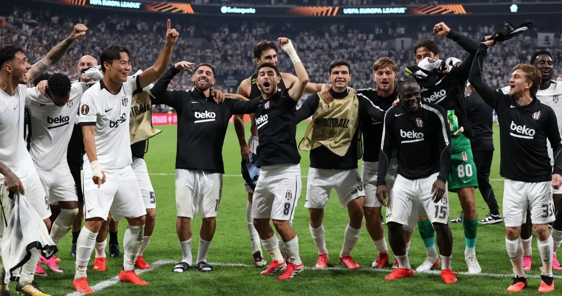 Beşiktaş players celebrating UEFA Europa League victory Beşiktaş players celebrating UEFA Europa League victory