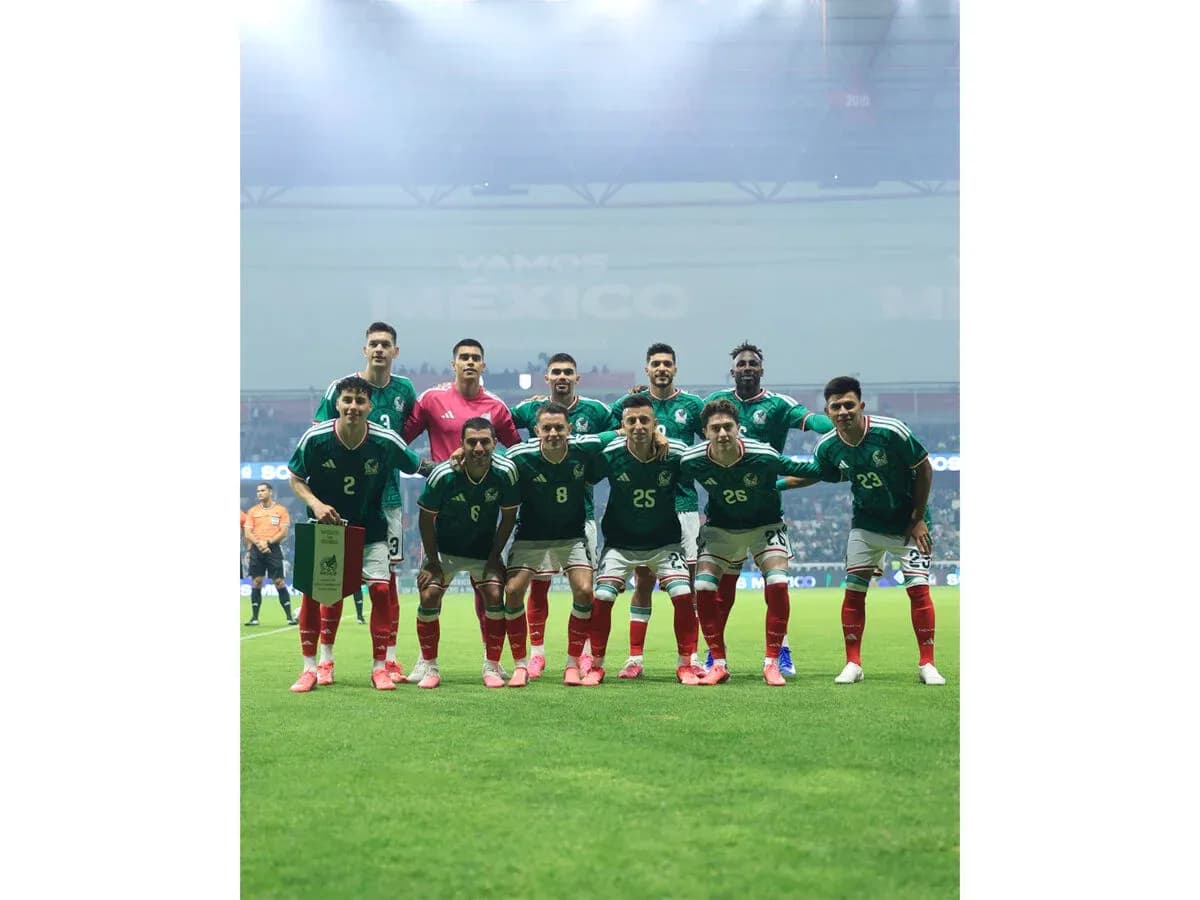 Mexico national football team lineup before match Mexico national football team lineup before match
