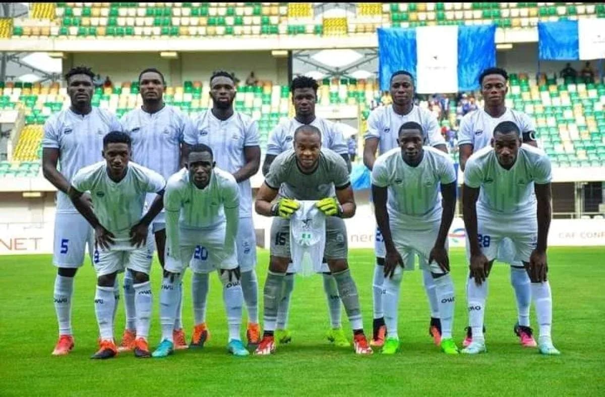 Rivers United team posing before match Rivers United team posing before match