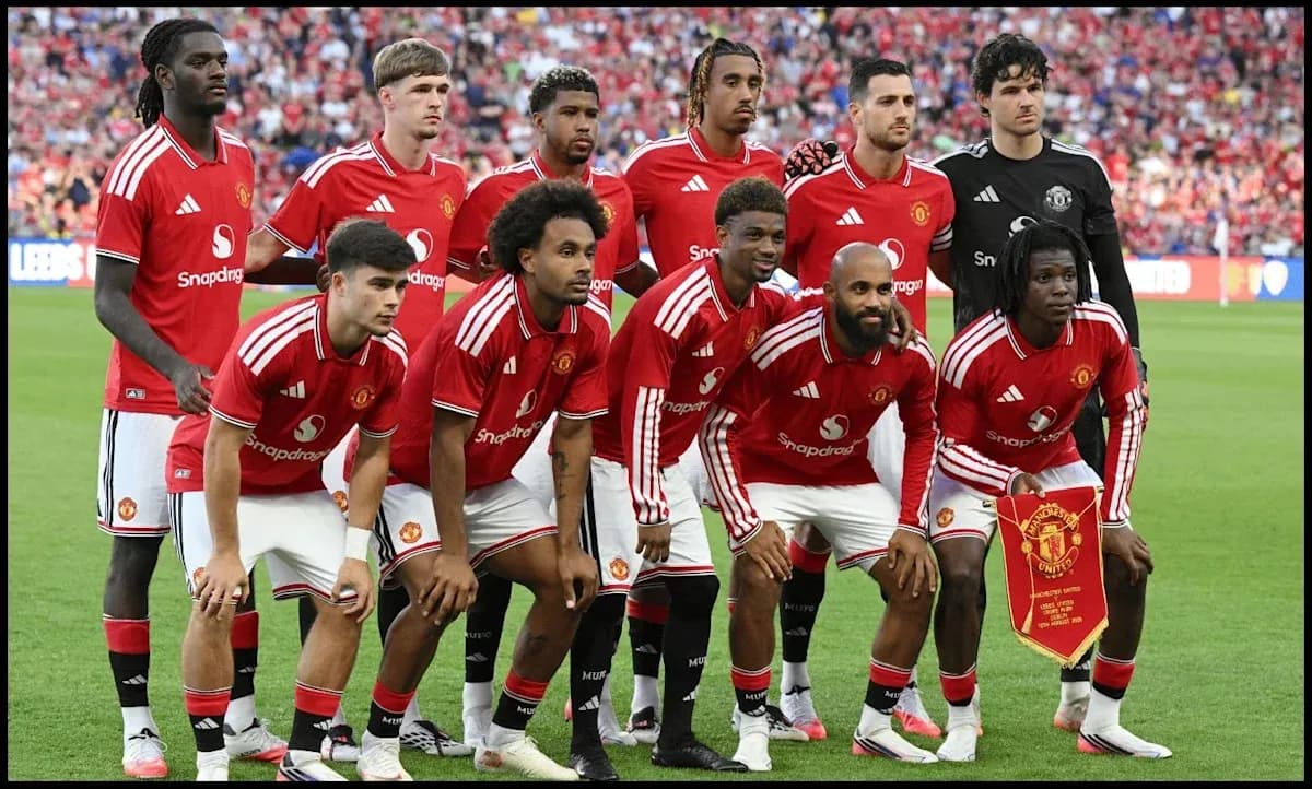 Manchester United team posing before match Manchester United team posing before match