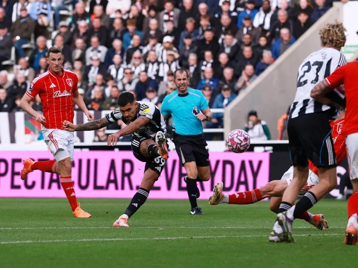 Player shooting during Nottingham Forest vs Newcastle match Player shooting during Nottingham Forest vs Newcastle match
