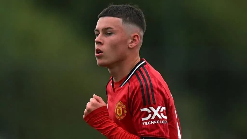 Player in Manchester United kit during training session Player in Manchester United kit during training session