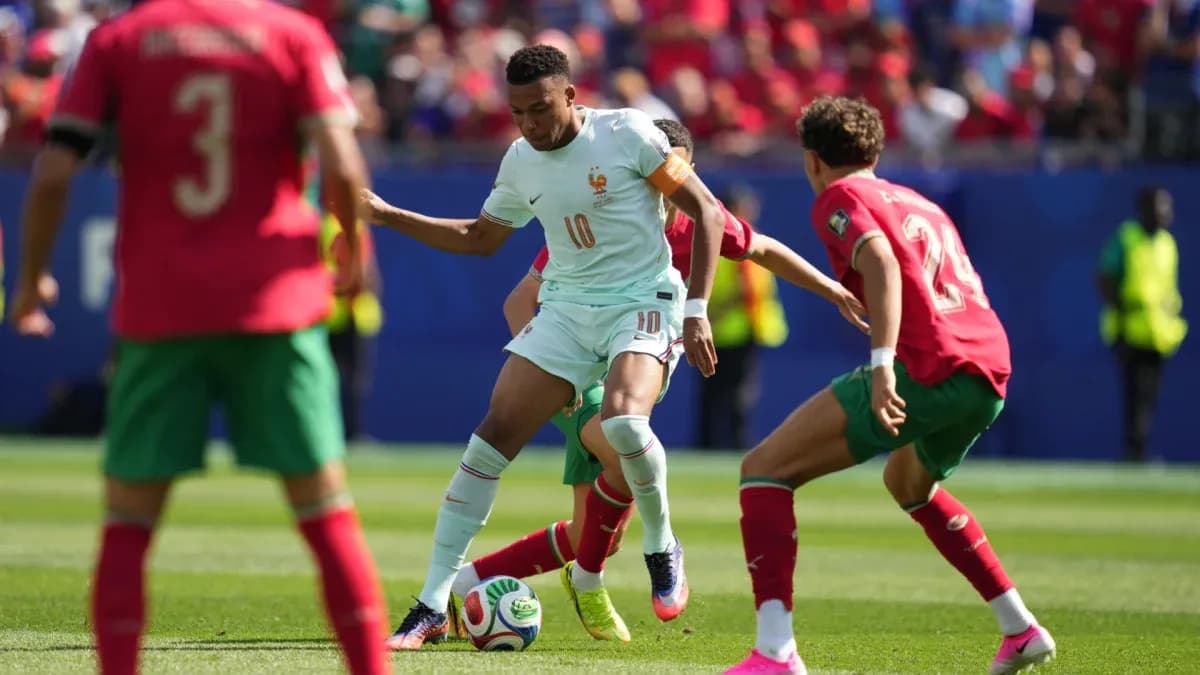 Player in white evading two defenders in match Player in white evading two defenders in match