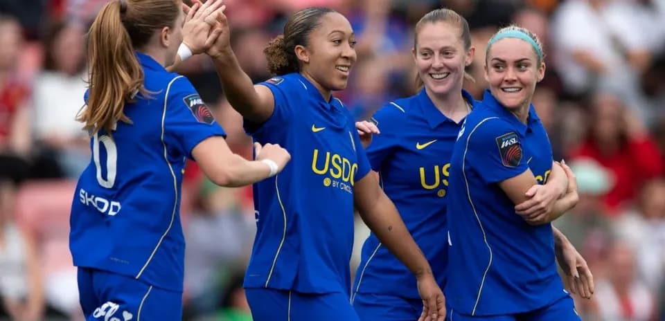 Chelsea Women celebrating a goal Chelsea Women celebrating a goal
