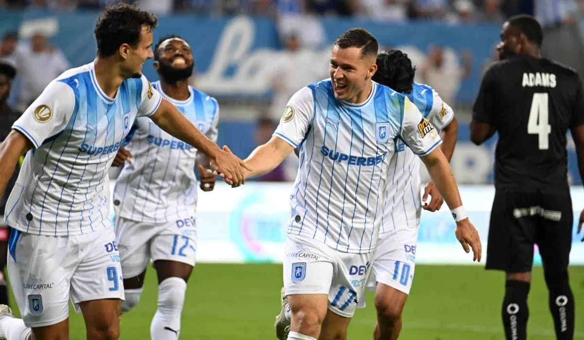 Universitatea Craiova players celebrating a goal Universitatea Craiova players celebrating a goal