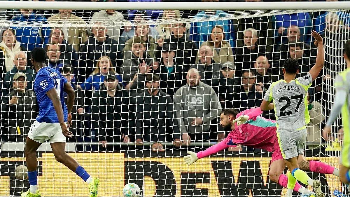Everton player scoring against Manchester City Everton player scoring against Manchester City