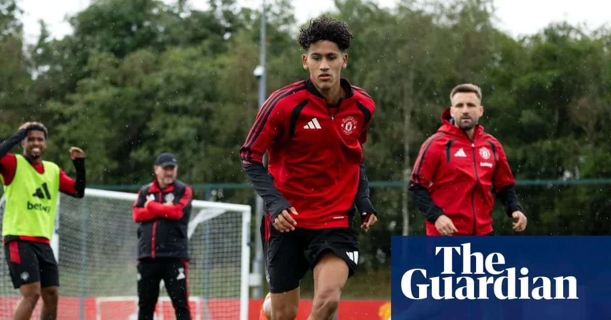 Player training at Manchester United practice session Player training at Manchester United practice session