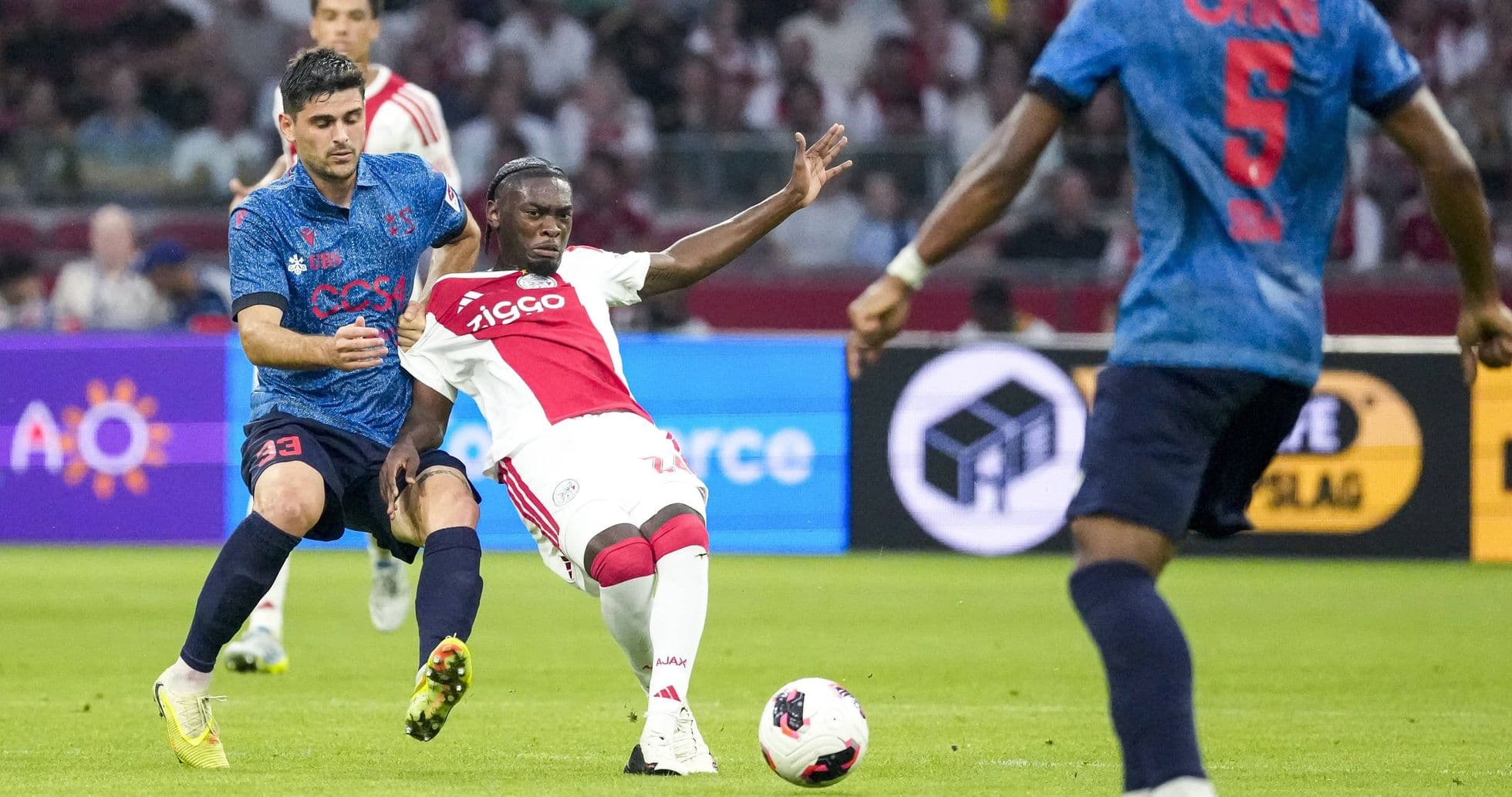 Rafael van der Vaart Critiques Ajax's Jorthy Mokio After Conference League Win Rafael van der Vaart Critiques Ajax's Jorthy Mokio After Conference League Win