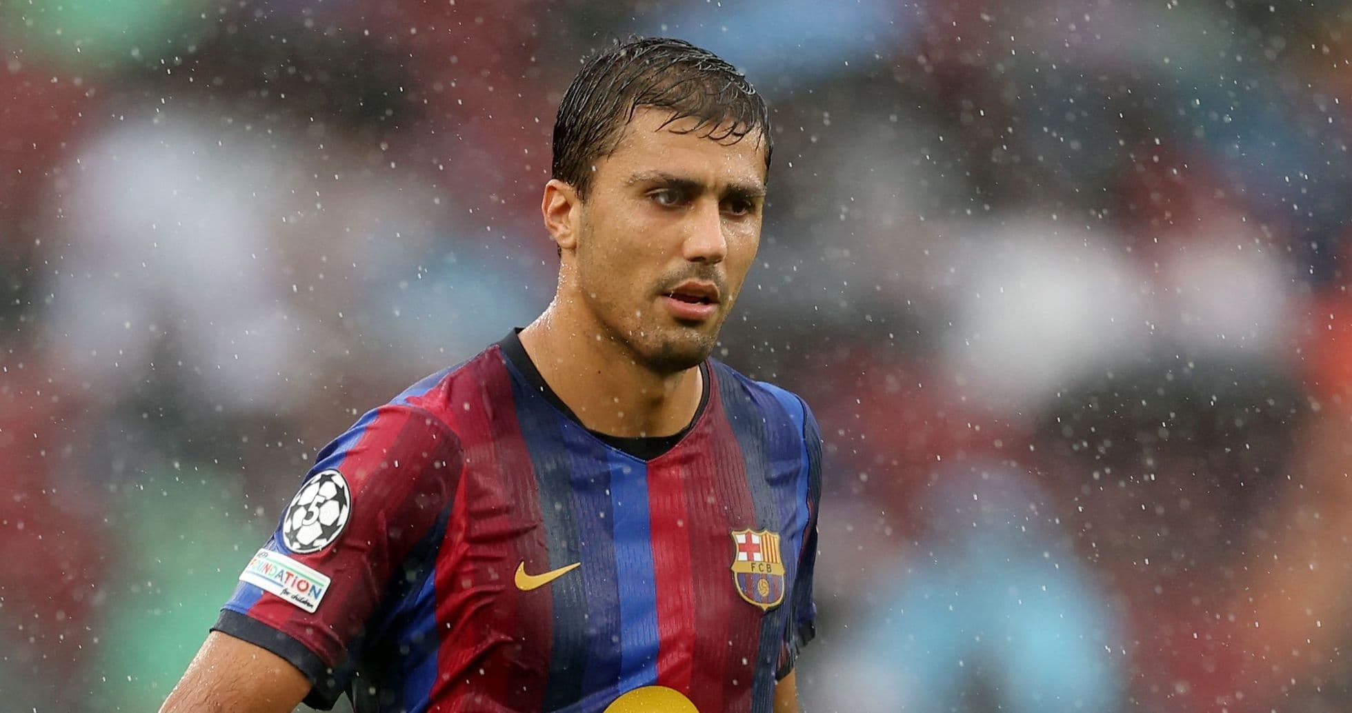 Rodri Apologizes to Valencia After 'Weak' Comment Surfaces in Barcelona's 5-0 Win Rodri Apologizes to Valencia After 'Weak' Comment Surfaces in Barcelona's 5-0 Win